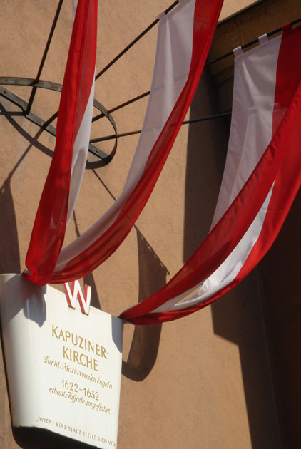  Viennese (Wiener) flags and plaques were common.